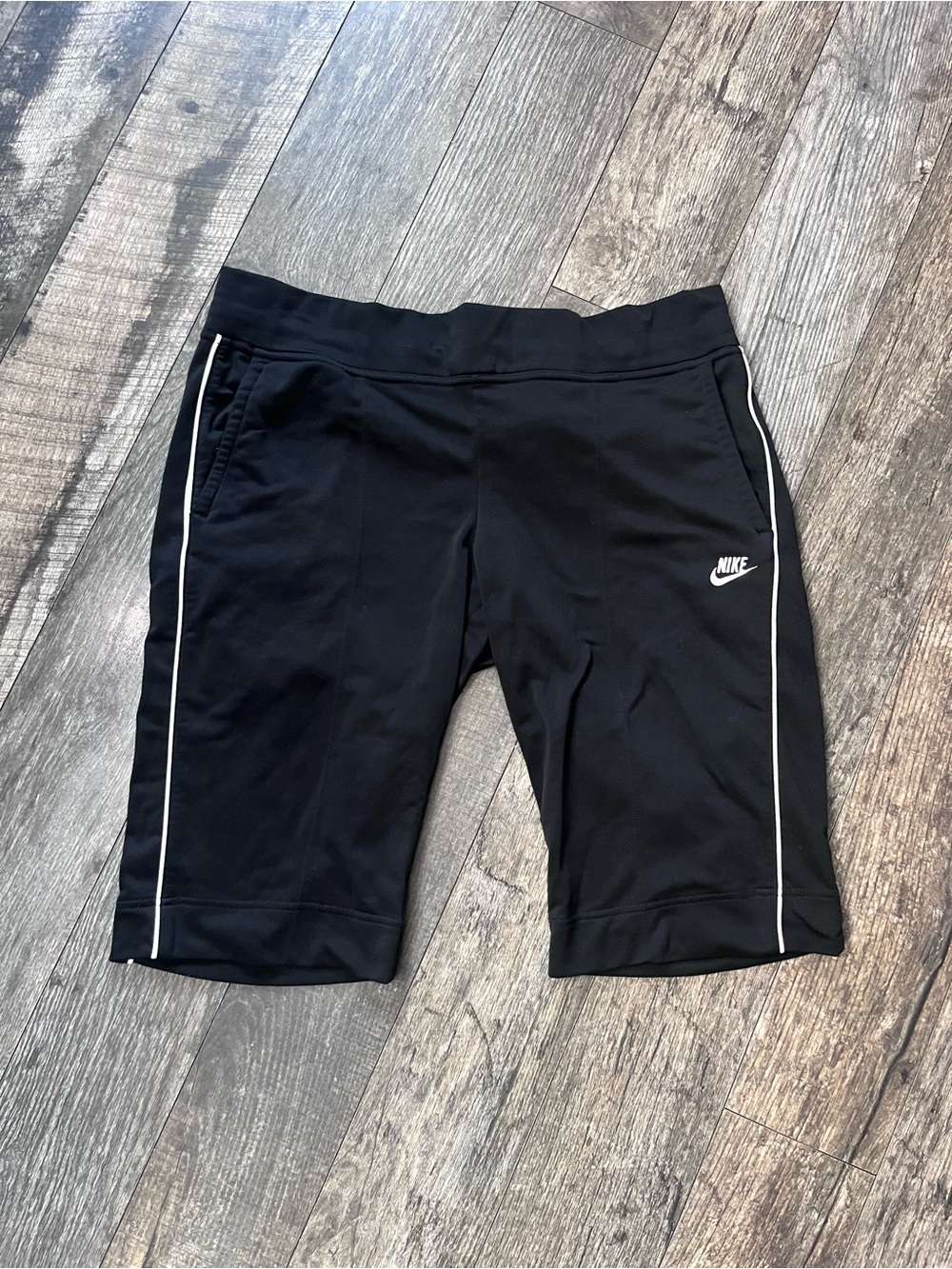 Nike Sportswear Black Knee Length Lounge Shorts - L